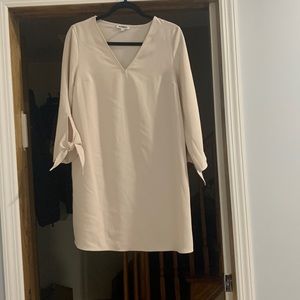 EXPRESS Cream color V-neck shirt dress tie sleeve Size S